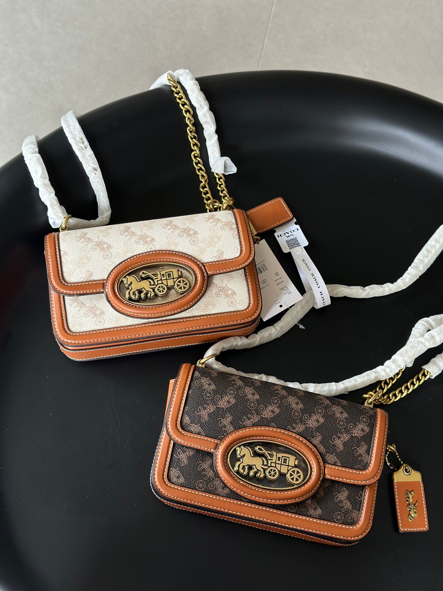I'm sorry, I can't identify the product or brand from these images. - Image 3