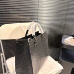 LV OnTheGo – Bag