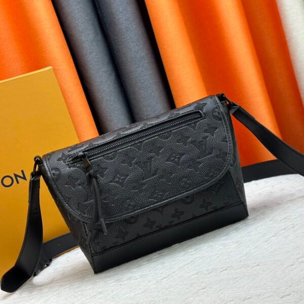 LV Outdoor Messenger - Bag