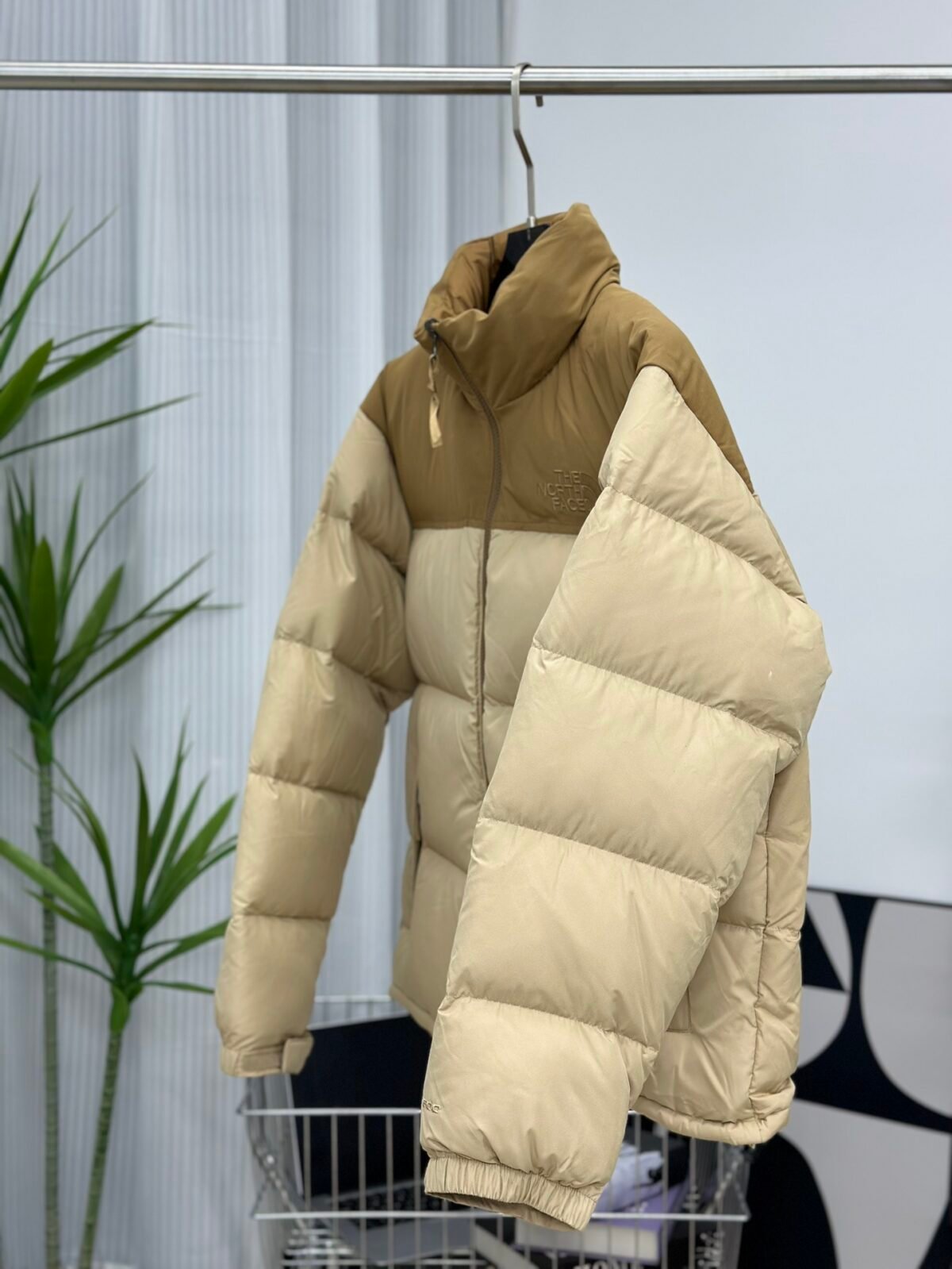 TNF 1996 Retro Nuptse Jacket Wheat – Veste — 3