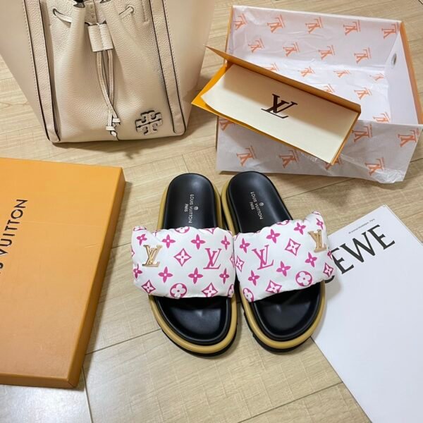LV Pool Pillow Comfort - Slides