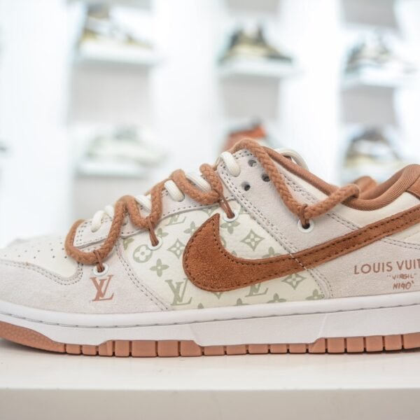 NK Dunk Low LV - Sneakers