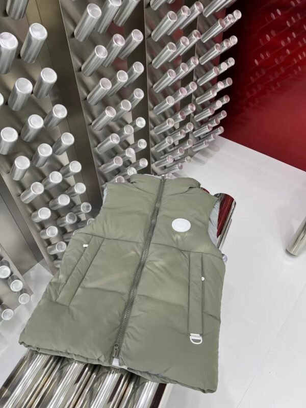 CG Crofton Vest – Vest – Tan