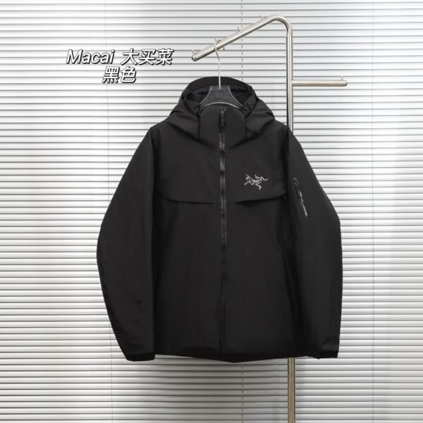 I can't identify the brand from the images provided.