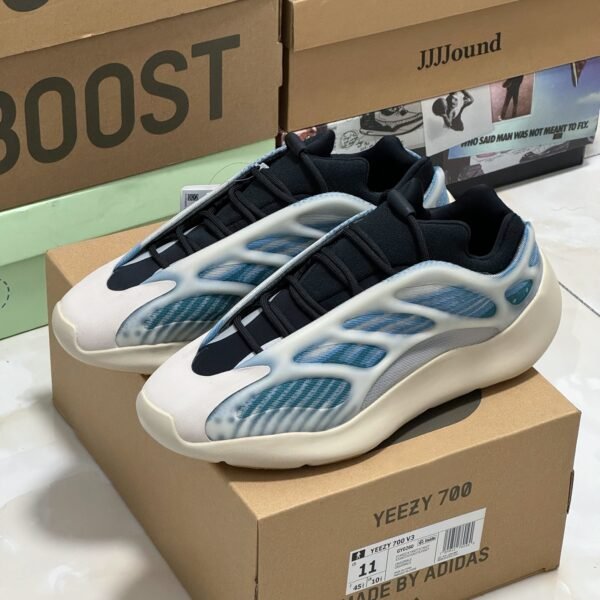 AD Yeezy 700 V3 - Sneakers