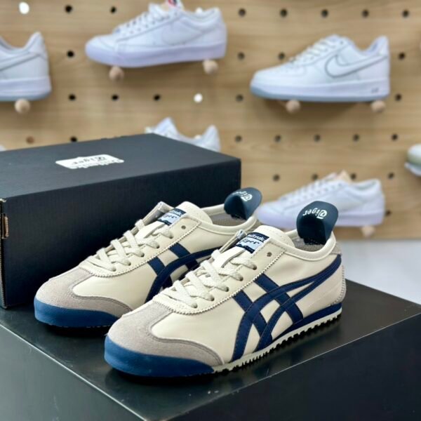 ```plaintext
NK Mexico 66 - Sneakers
```