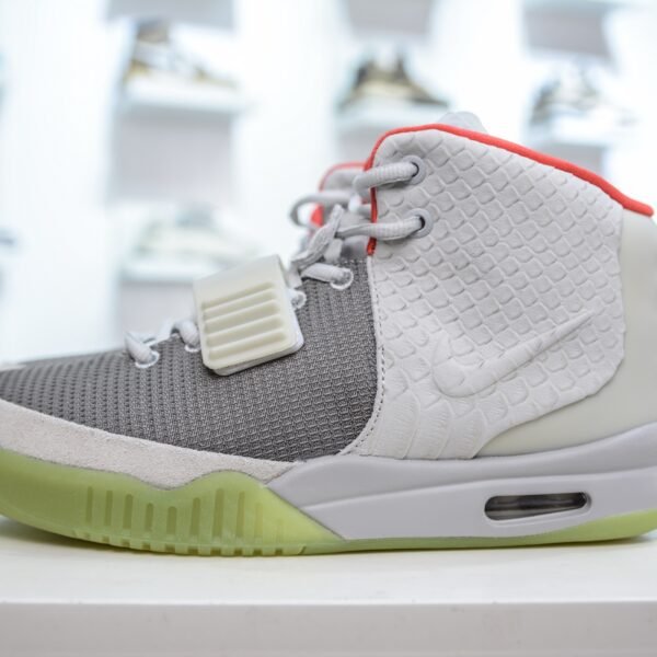 NK Air Yeezy 2 - Sneakers