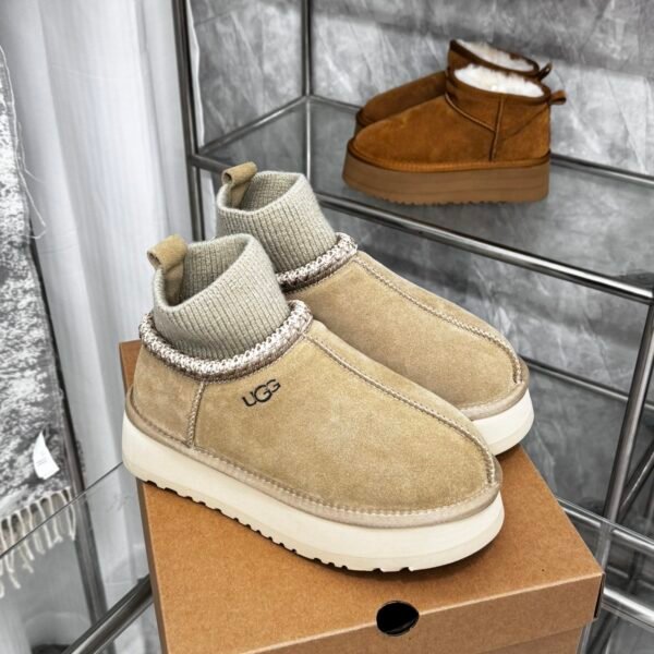 UGG Classic Ultra Mini Platform Beige Suede - Boots