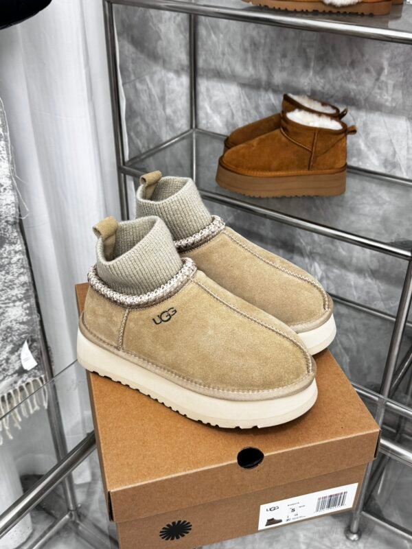UGG Classic Ultra Mini Platform Beige Suede – Boots