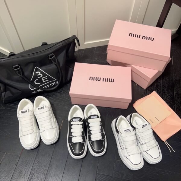 MIU Square Toe Sneakers White/Black - Sneakers