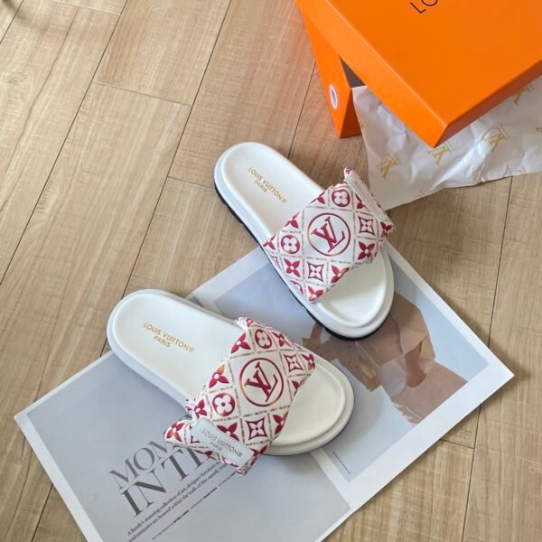LV Pool Pillow Comfort - Slides