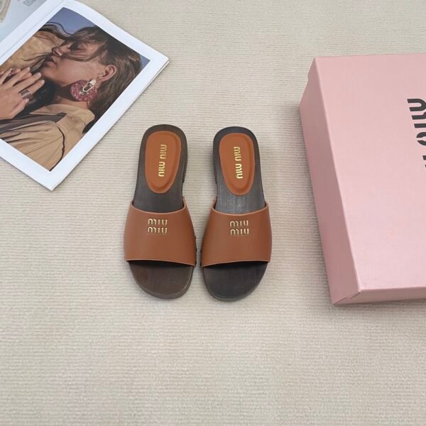 MIU Logo Slides - Slides