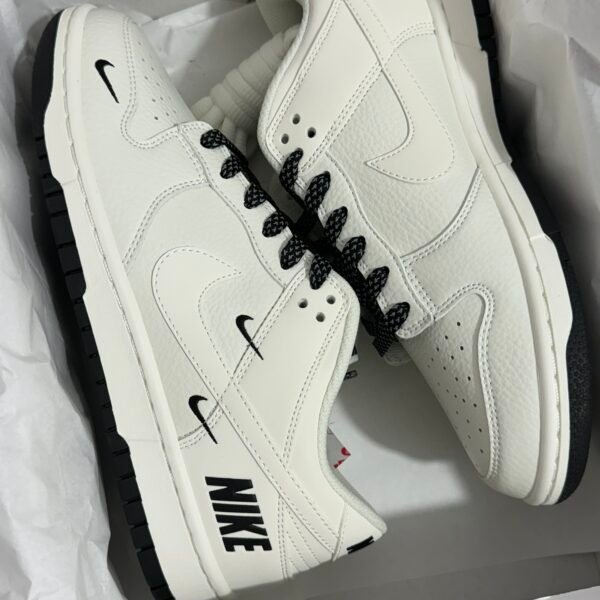 NK Dunk Low Retro - Sneakers