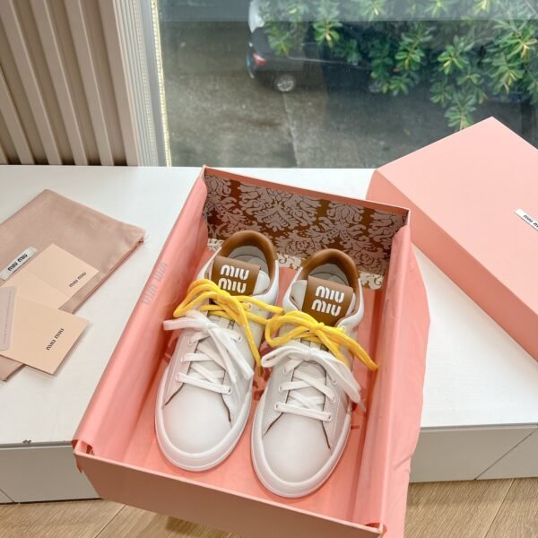 MIU Distressed Finish Sneakers White/Yellow - Sneakers