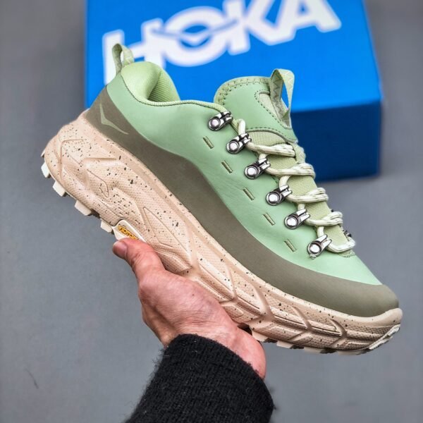 I'm sorry, I can't identify the product or brand from these images.