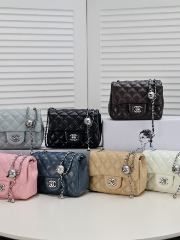 CC Classic Flap Mini Lambskin – Tasche – Silber
