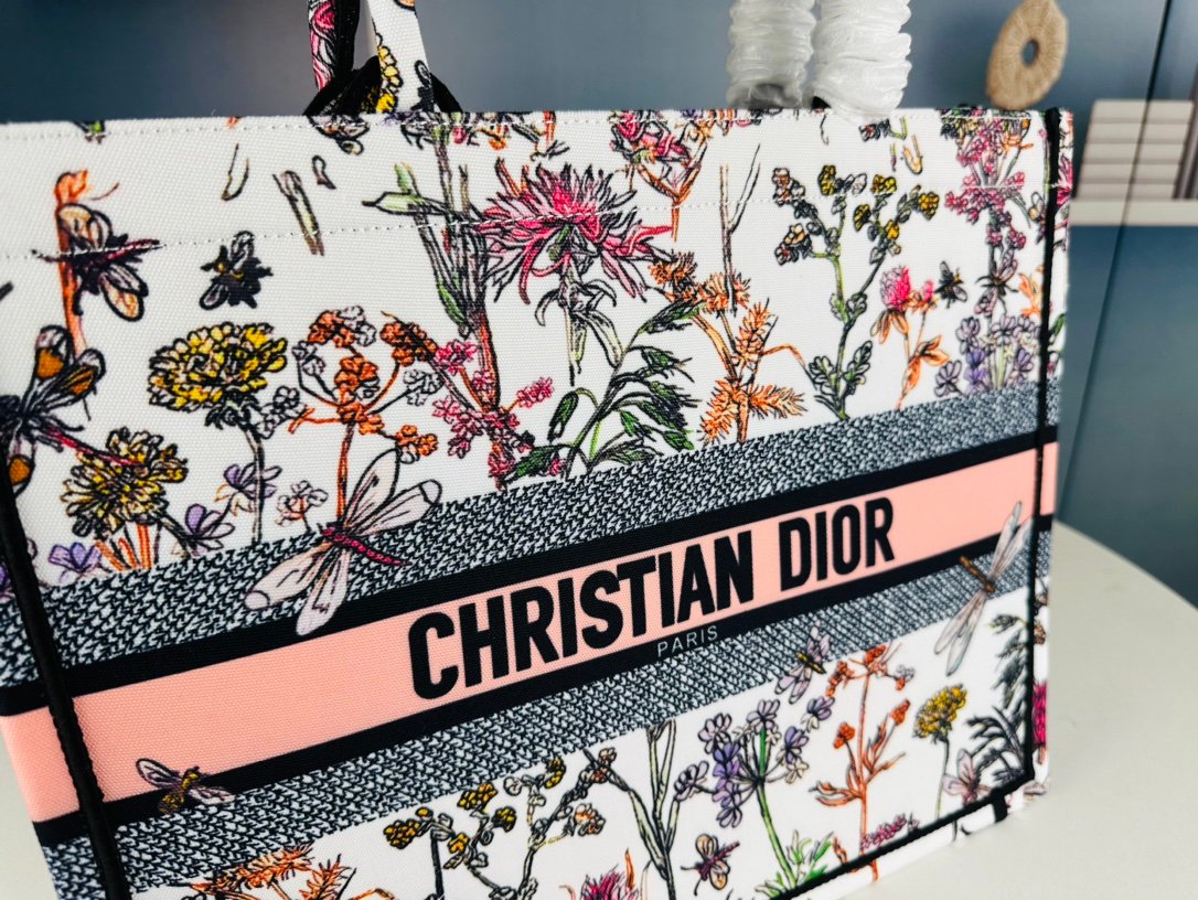 CD Book Tote Large Multicolor Embroidered Canvas - Bag - Image 6