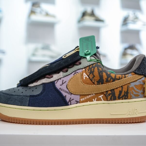 NK Air Force 1 Low Travis Scott Cactus Jack Multicolor - Sneakers