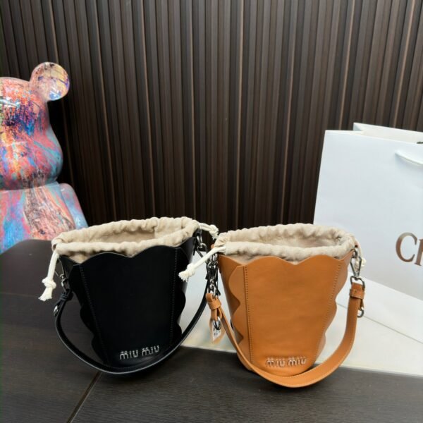 MIU Wander Hobo Black/Tan Leather - Bag