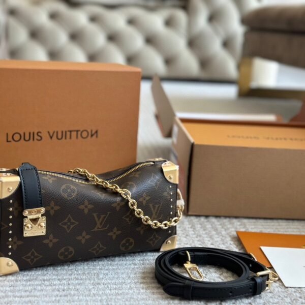 LV Petite Malle Monogram - Bag