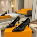 LV Call Back Pump – Heels – Red