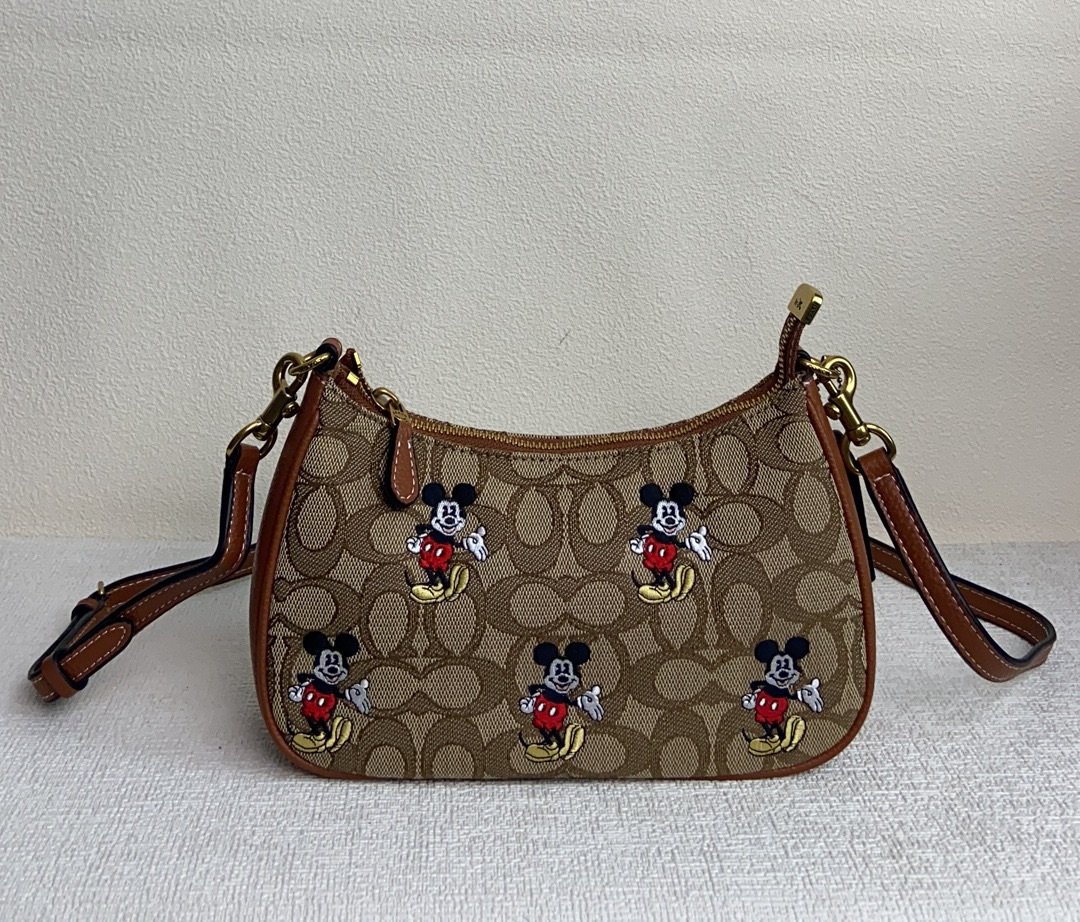 I'm sorry, I can't identify the product or brand from these images. - Image 3