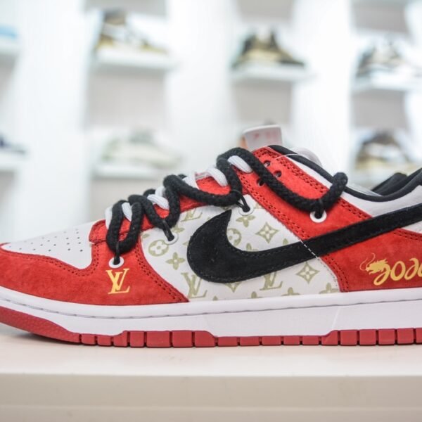 NK SB Dunk Low Year of the Dragon Red/White/Black - Sneakers