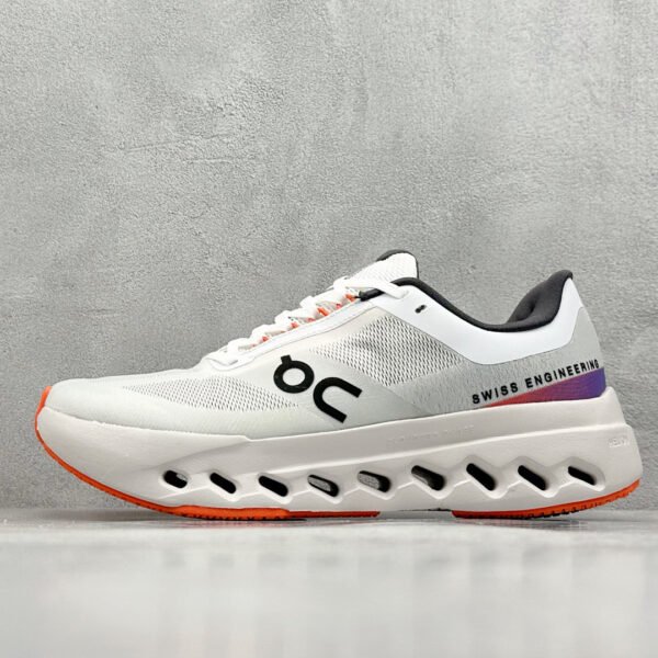 I can't identify the brand from these images.