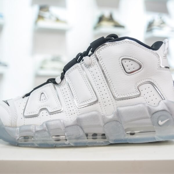 NK Air More Uptempo White - Sneakers