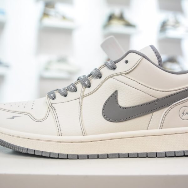 NK Air Jordan 1 Low OG x Fragment Design - Sneakers