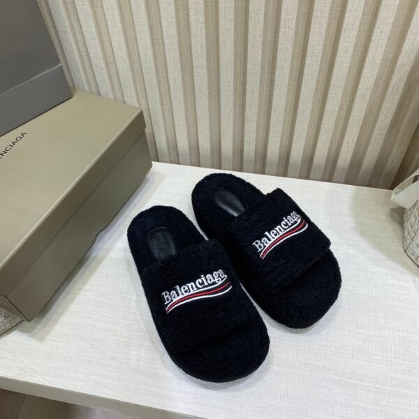 BAL Hotel Slippers - Slides