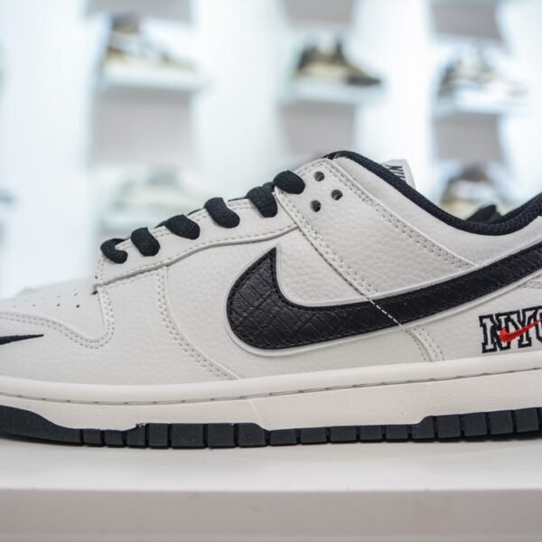 NK Dunk Low NYC - Sneakers