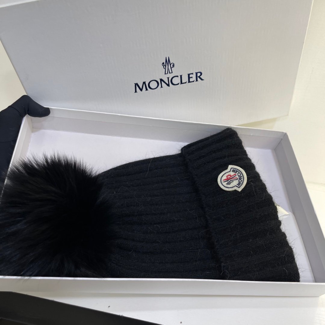 MCL Pom Pom Beanie Black/White Wool - Hat - Image 2