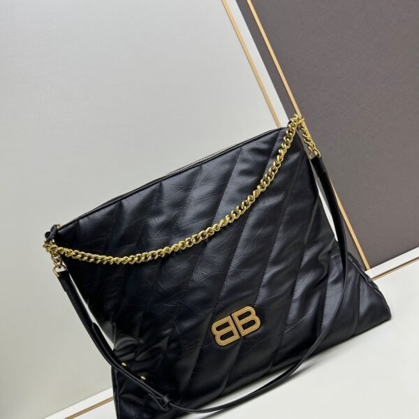 BAL Large size with box. Size 38x31x14, . The