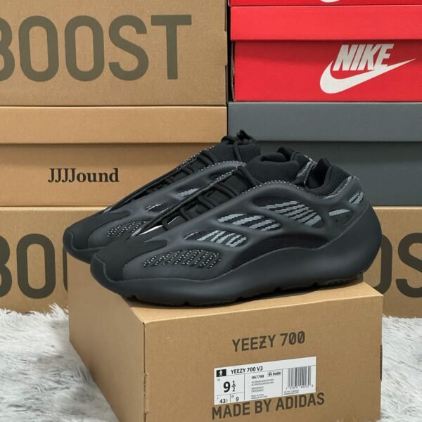 AD Yeezy 700 V3 - Sneakers