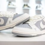 NK Dunk Low x LV – Sneaker