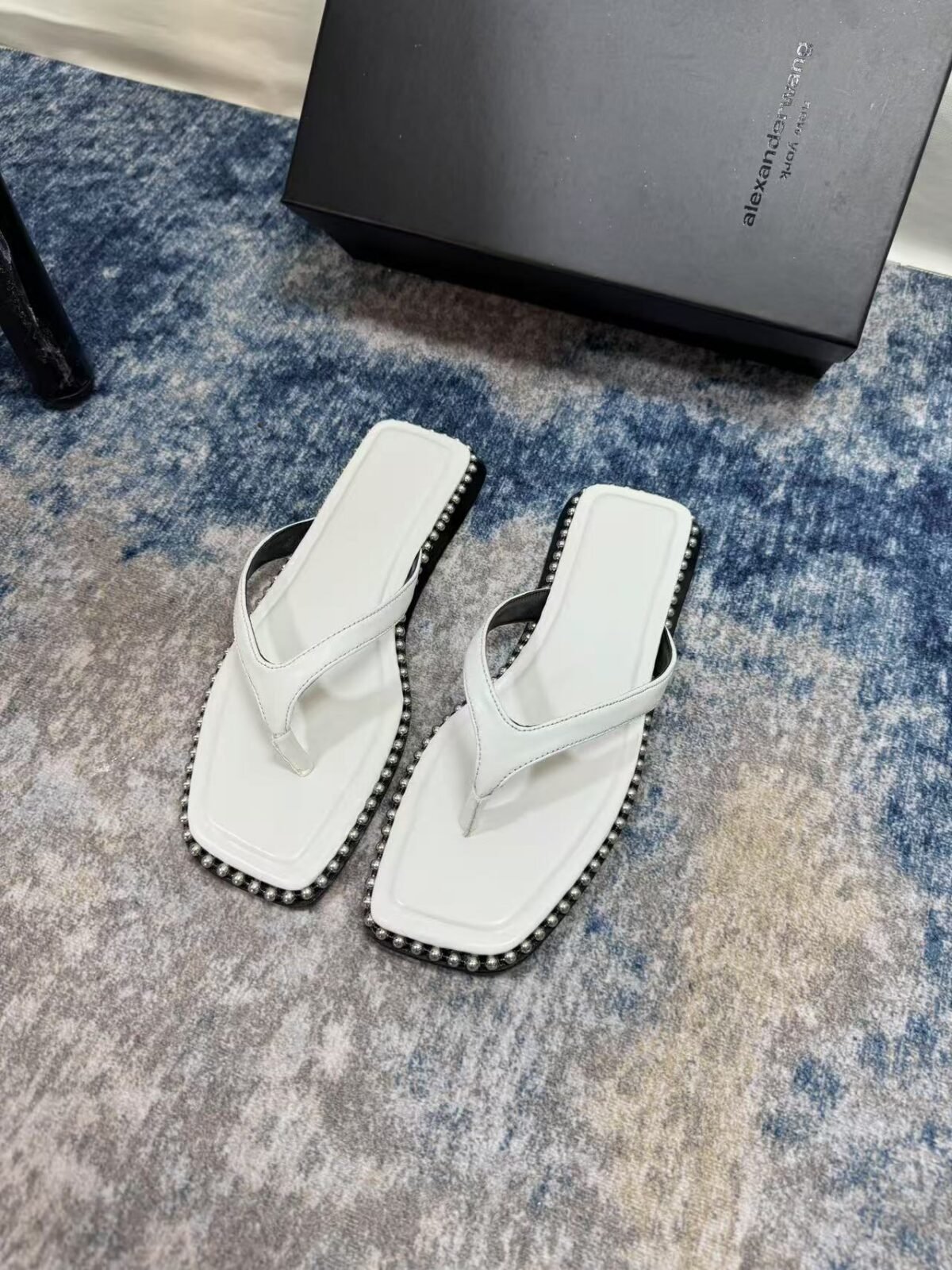 BAL Square Toe Flip Flops – Sandales — 2