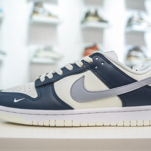NK Dunk Low Retro - Sneakers