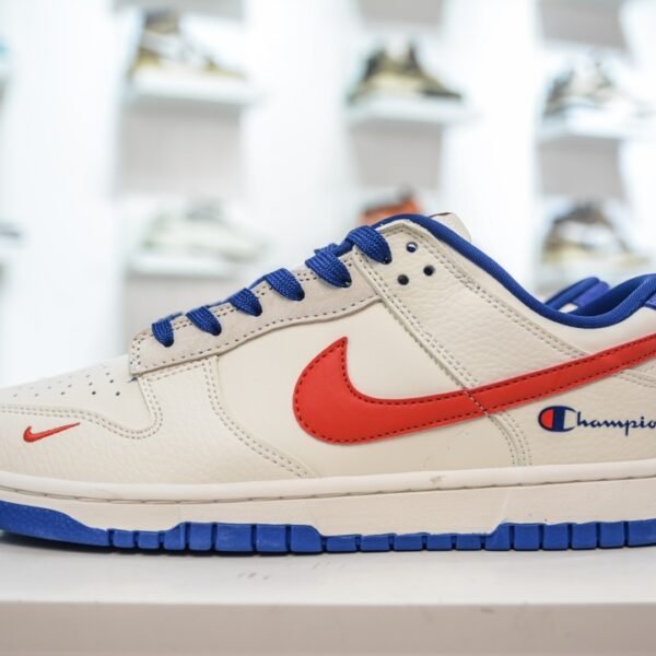 NK Dunk Low SB x Champion - Sneakers