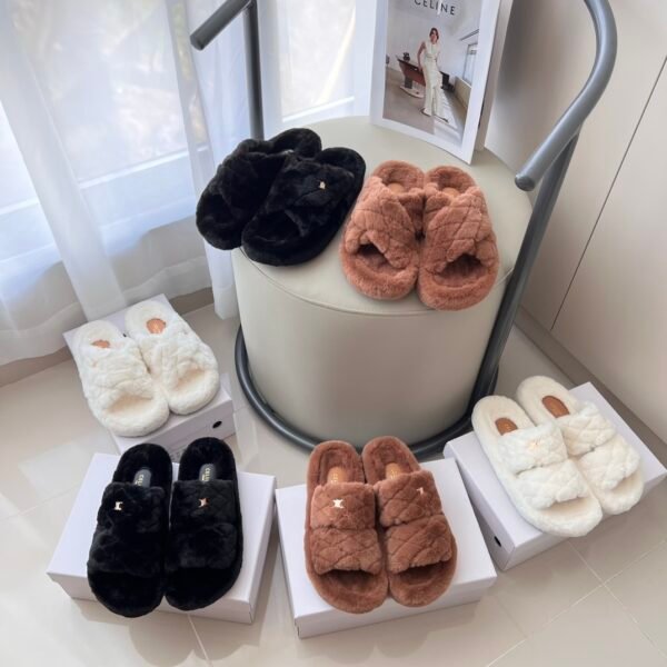 CEL Triomphe Fluffy Slippers - Slides