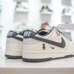 NK Dunk Low Bearbrick – Sneaker