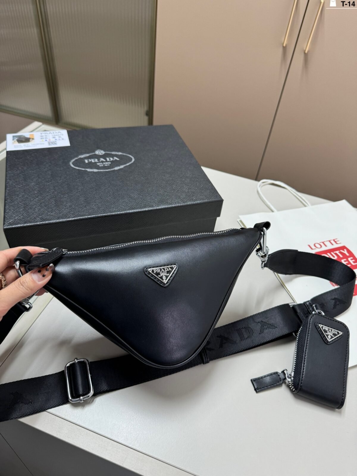 PR Triangle Bag Black Leather – Bag