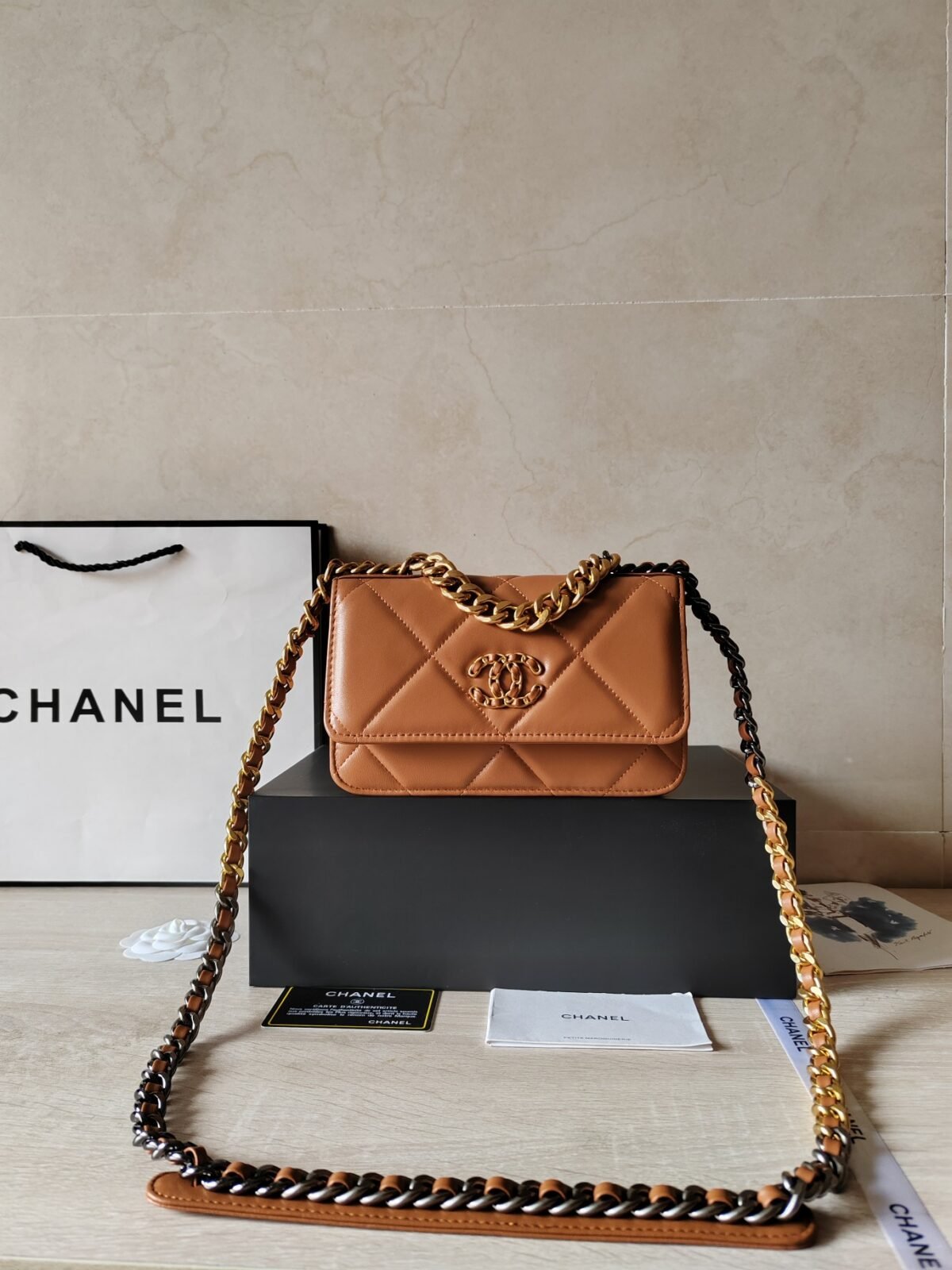 CC 19 Wallet on Chain – Bag – Gold — 2