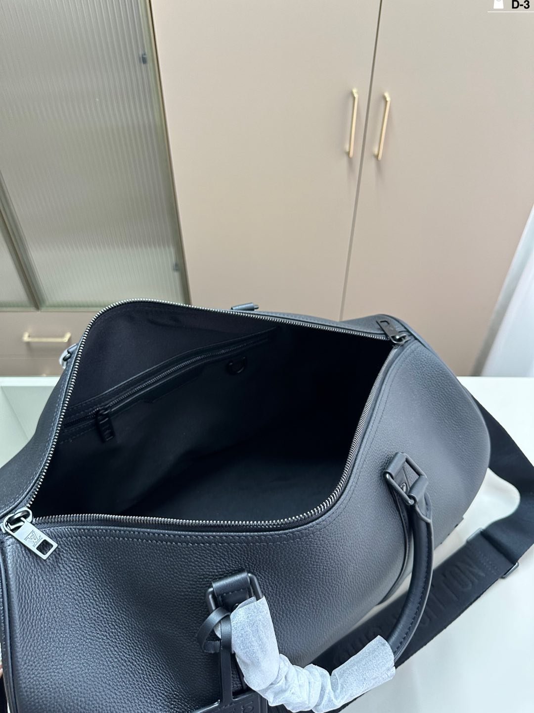 LV Keepall Bandoulière 55 Black Taiga Leather - Bag - Image 9
