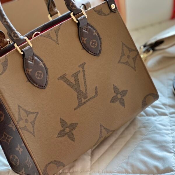 LV OnTheGo PM Reverse Monogram - Bag