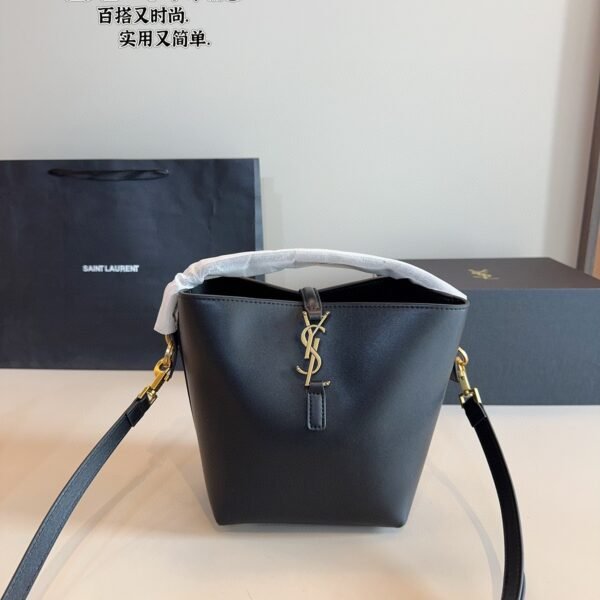 YSL Le 5 à 7 Hobo - Bag