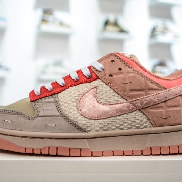 NK Dunk Low CLOT "What The" - Sneakers