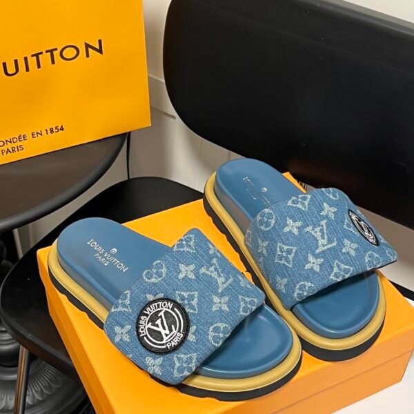 LV Waterfront - Slides