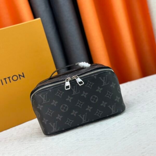 LV Toiletry Pouch 26 Monogram Eclipse - Bag