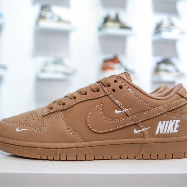 NK SB Dunk Low Wheat Mocha Wheat - Sneakers